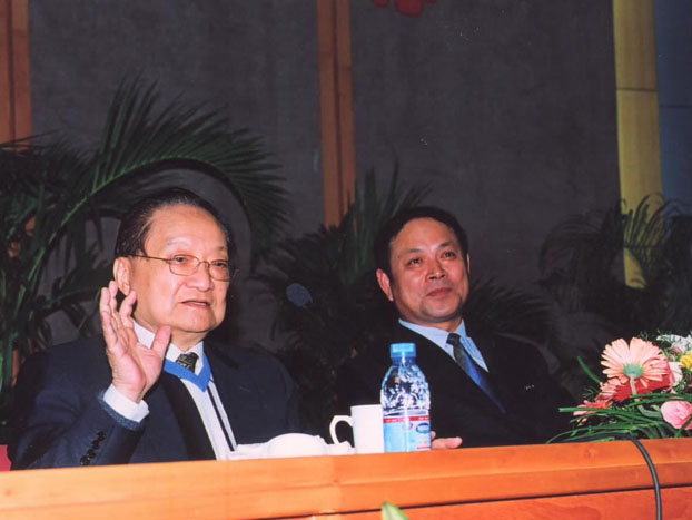 2004-05-18_10-23-28_0