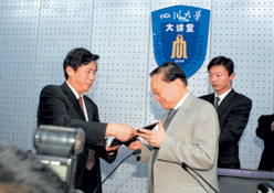 川大学子多了位“金师兄”(图)